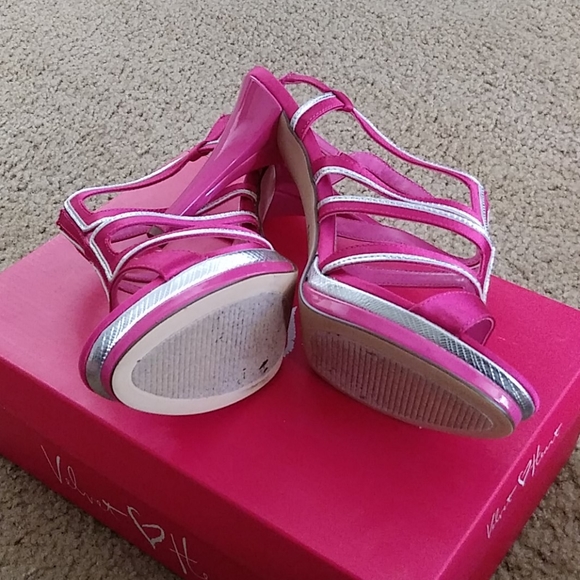 Shoes - Picture 5 of 5